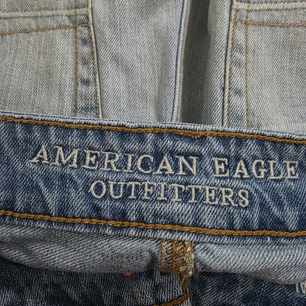 Distressed Denim Women Shorts American Eagle Embroidered Size 2 - Picture 4 of 6